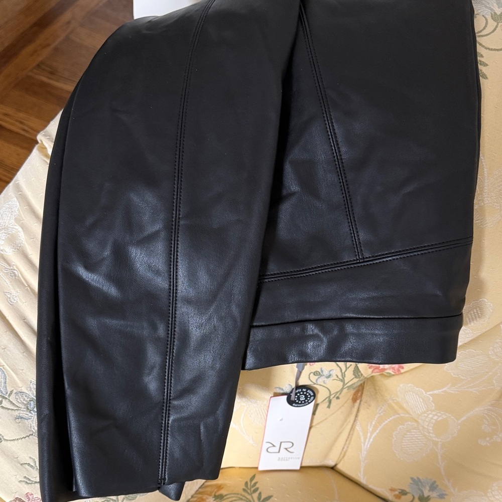 RAFFAELLO ROSSI GORGEOUS BUTTER FAUX LEATHER  MADE IN EUROPE PANTS